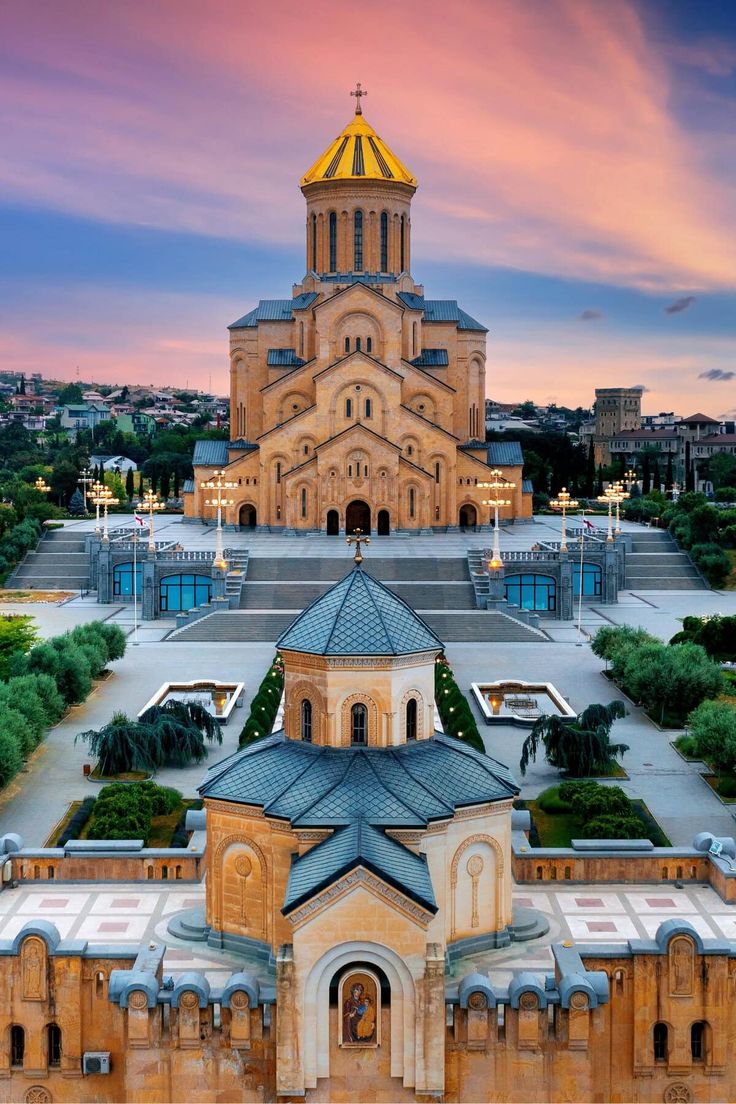 Georgia Beyond the Ordinary – Tbilisi, Kazbegi & Kutaisi Explorer